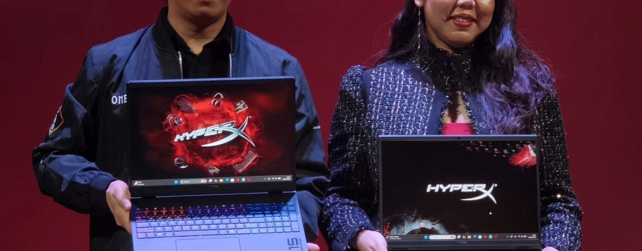 HP HyperX OMEN 15 - Juliana Cen