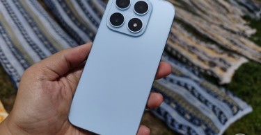 Xiaomi17-Back-BlueDiagonal