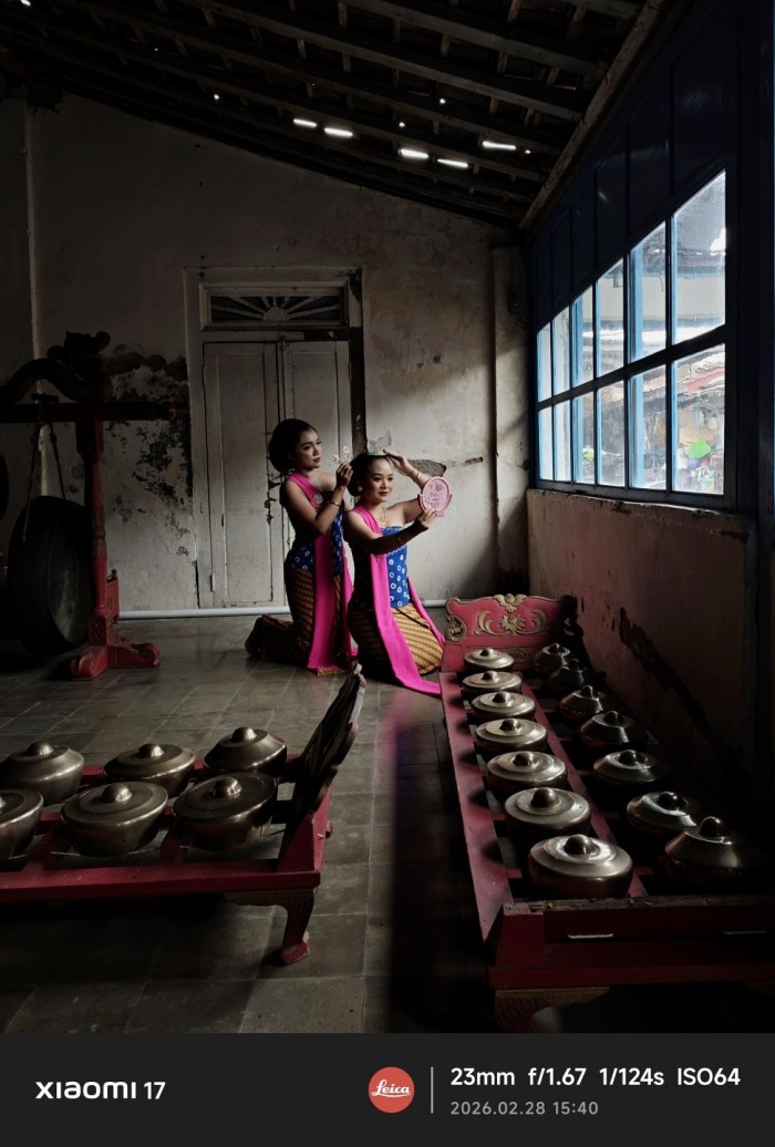 Xiaomi17-Penari-KeratonSolo-1xZoom