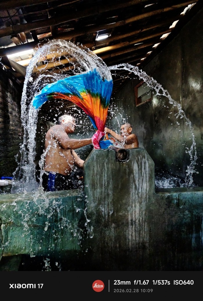 Xiaomi17-Pencucian-Batik