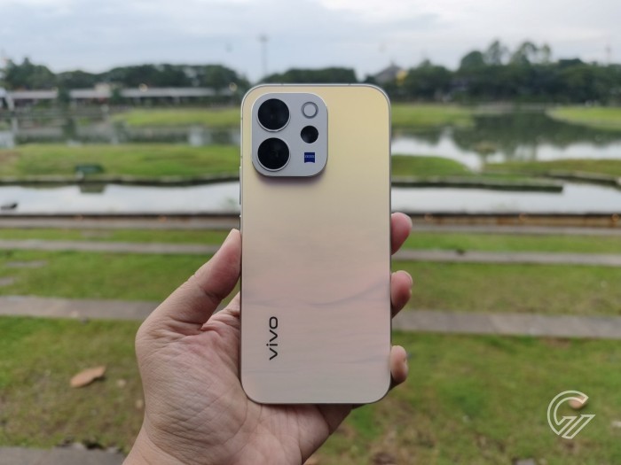 vivo-V70-Back3