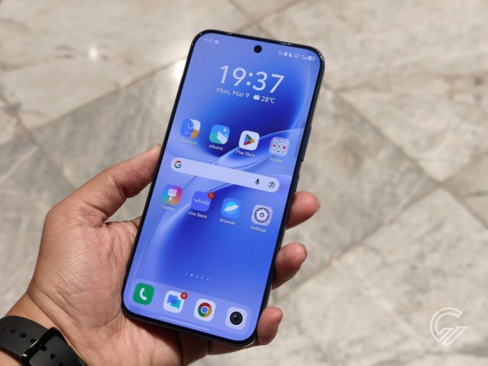 vivo-V70-FE-LayarHandson3