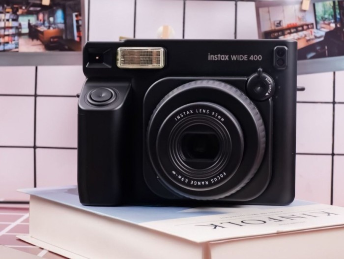 FUJIFILM instax WIDE 400 JET BLACK (2)
