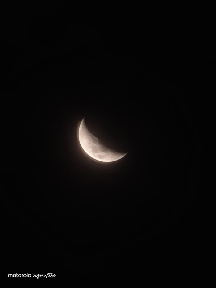 Moto-Signature-Bulan