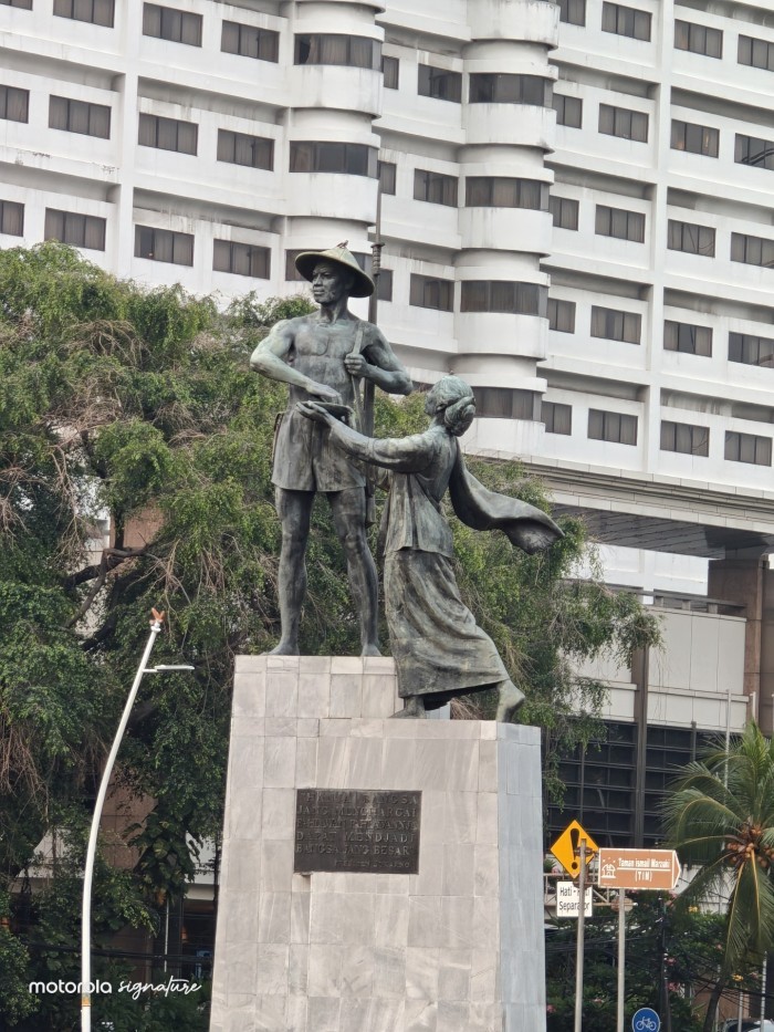 Moto-Signature-PatungTani-6xHybridZoom