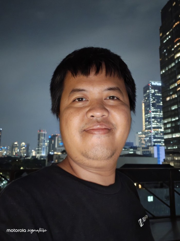 Moto-Signature-Selfie-NightMode