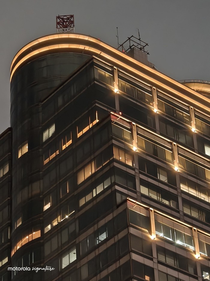 Moto-Signature-Zoom-NightMode