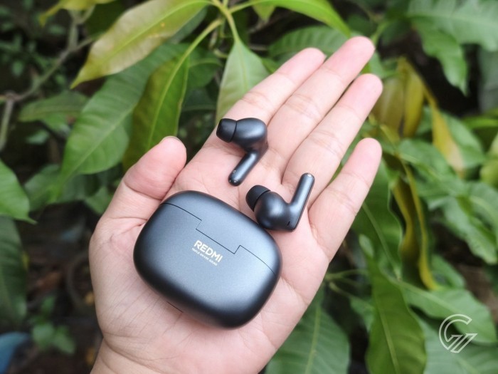 REDMI-Buds-8-Pro-Tangan2