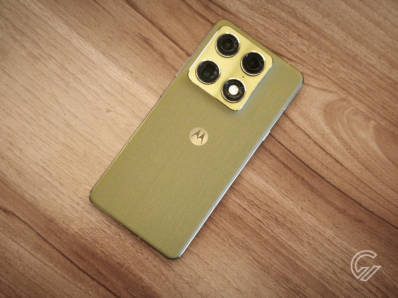 motorola-Signature-Diagonal-Layoff