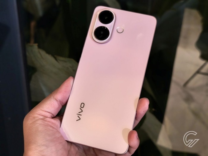 vivo-T5-Pro-5G-DiagonalBack