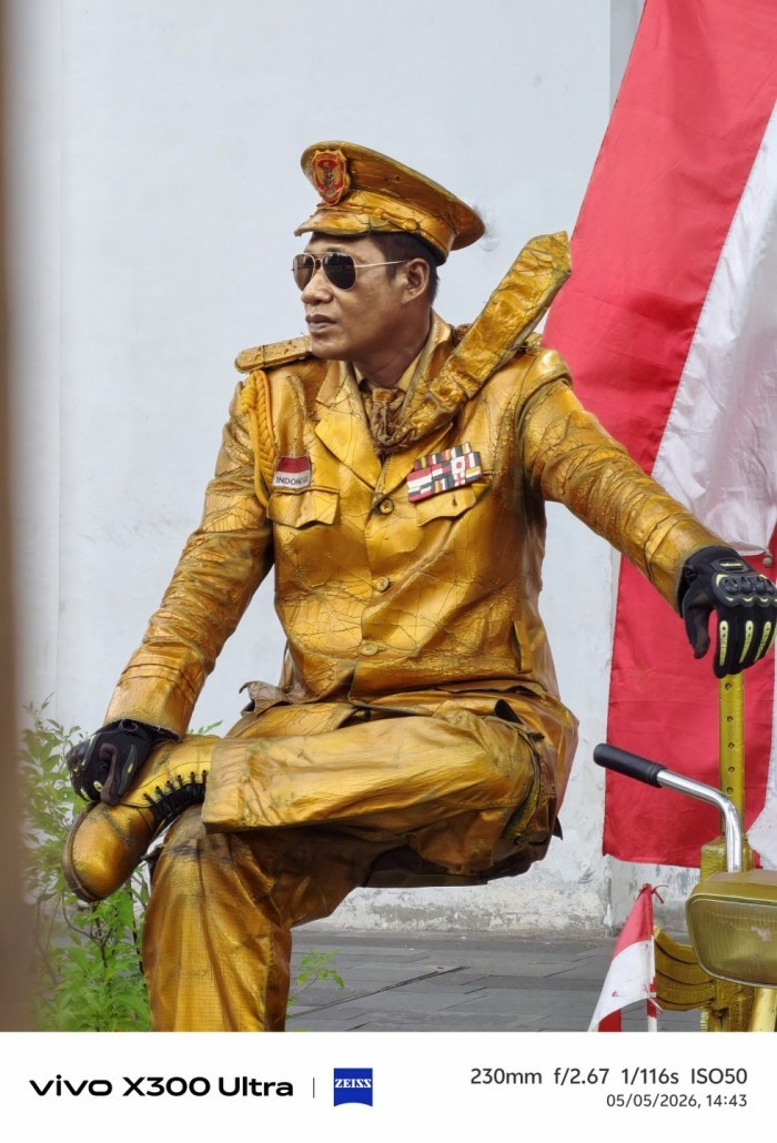 vivo-X300-Ultra-Orang