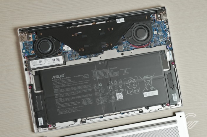 ASUS Zenbook S14 OLED (UX5406AA)