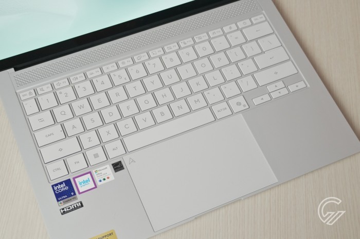ASUS Zenbook S14 OLED (UX5406AA)