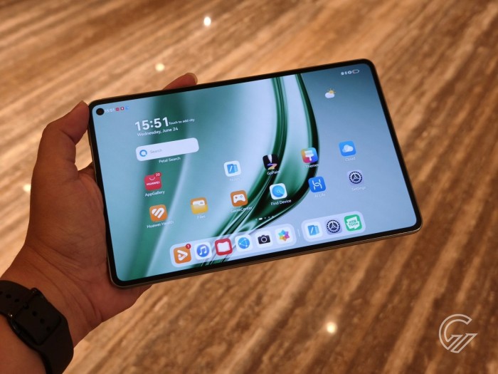 HUAWEI-MatePad-Mini-HandsonDisplay