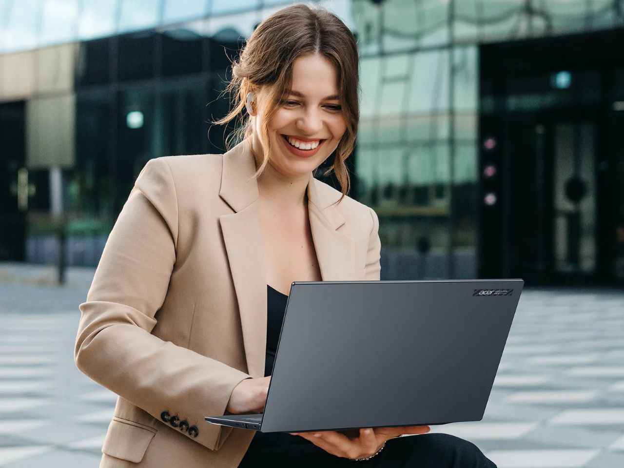Rilis Acer TravelMate P6 14 AI (2)