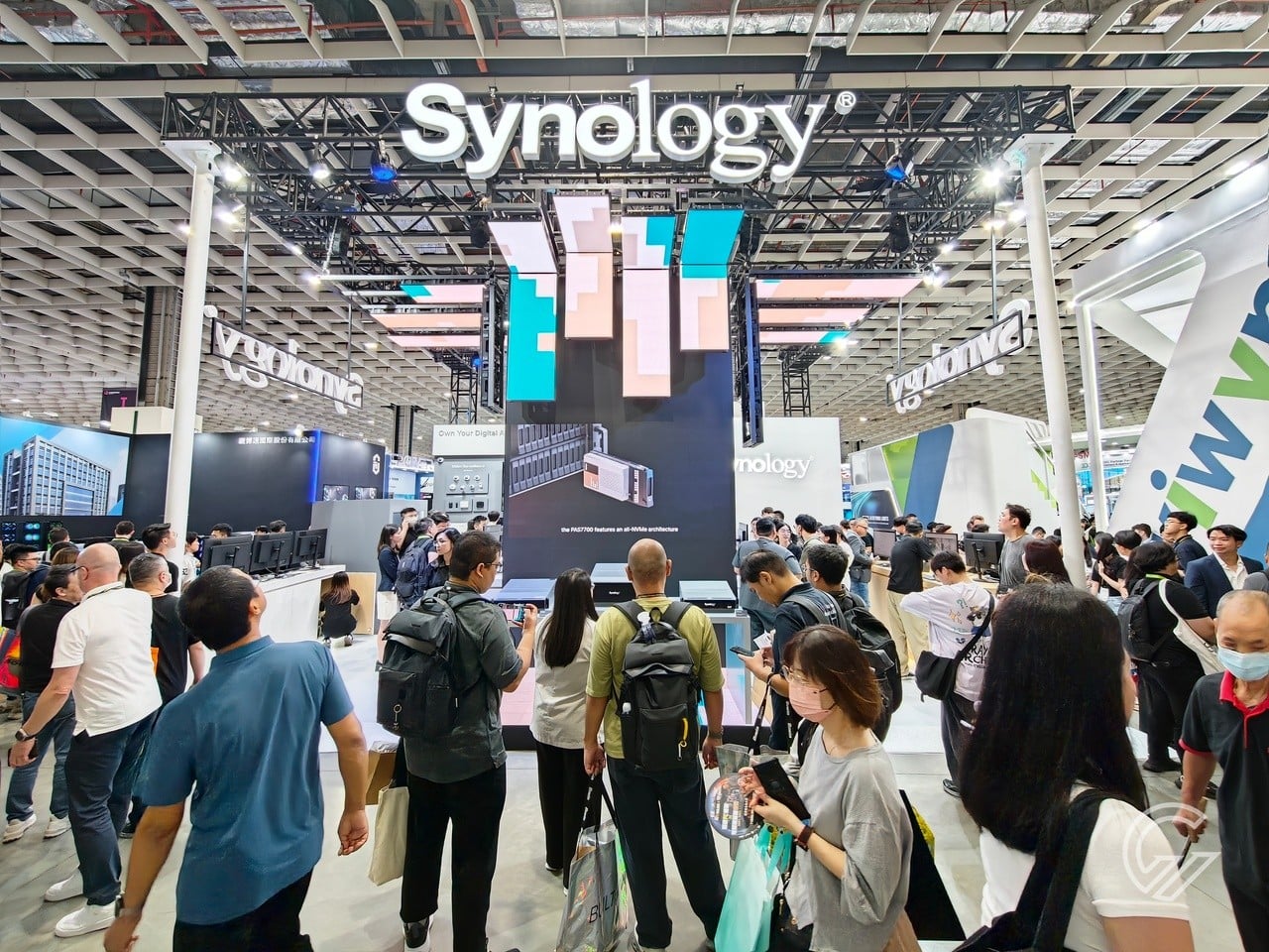 Synology Bee Series - Header
