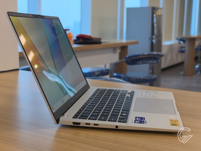 ASUS Vivobook S14 OLED (S5406SAL)