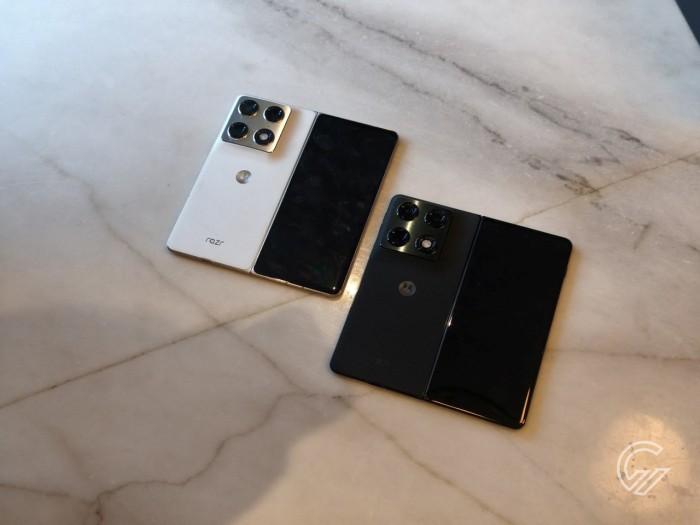 Motorola-Razr-Fold-Dual-Warna