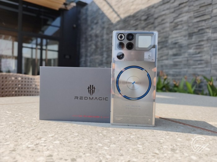 REDMAGIC-11s-Pro-withBox