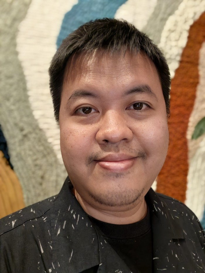 HUAWEI-Pura-90s-Pro-Max-Selfie-Portrait