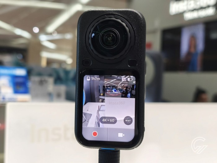 Insta360-X6-Layar2