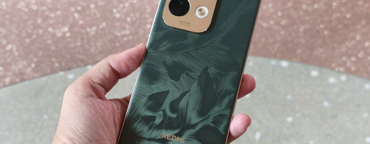 REDMI-17-DiagonalBackCenter
