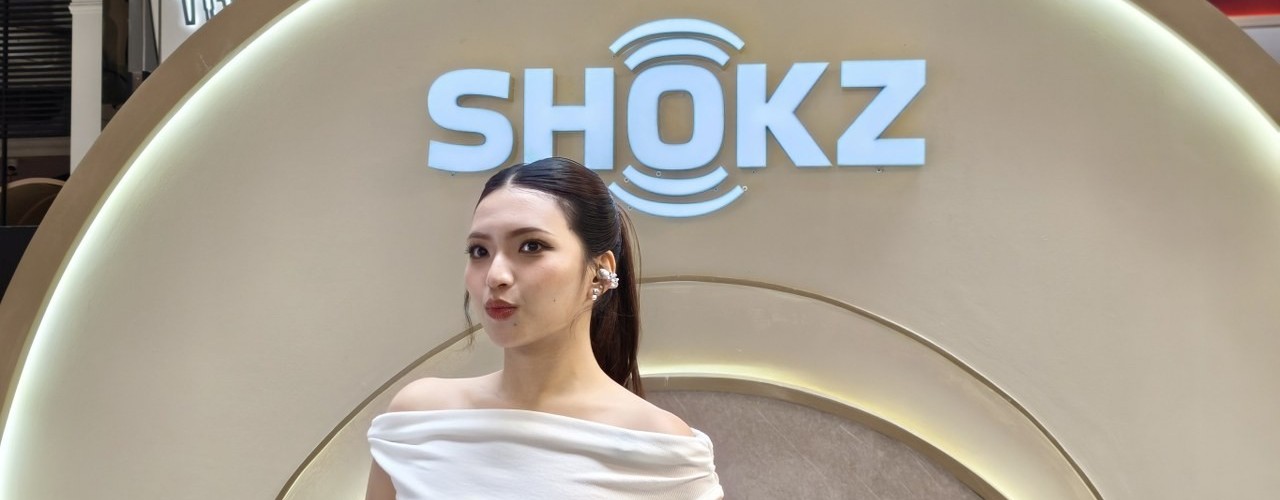 Shokz-Opendot-2-Shania1
