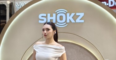 Shokz-Opendot-2-Shania1
