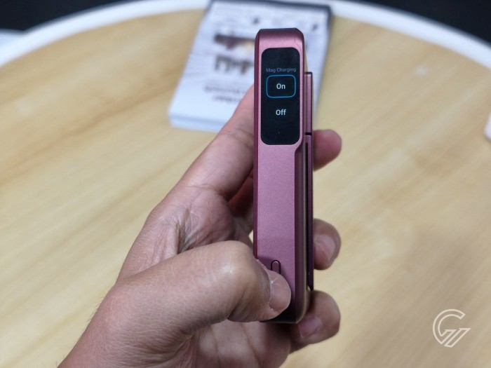 Anker MagGo Power Bank 2 Pro-SideDisplay