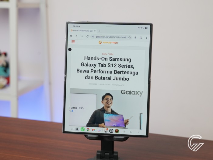 Samsung Galaxy Z Fold 8 - 09