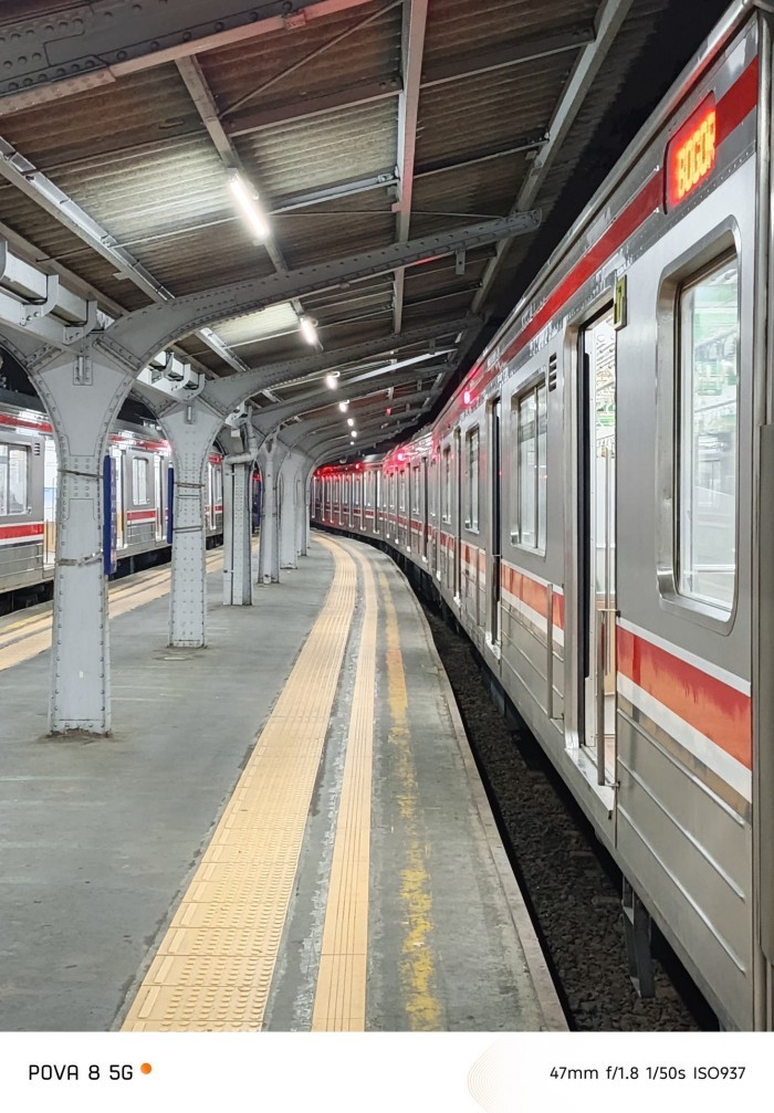 TECNO-POVA-8-5G-Stasiun-NightMode