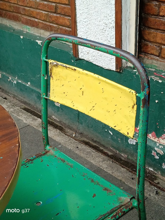 motorola-moto-G37-Kuning-Kursi2