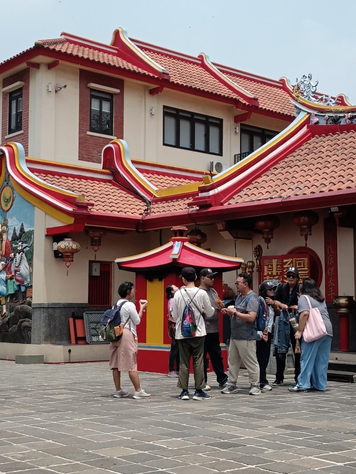 motorola-moto-G37-VIhara-Pengunjung